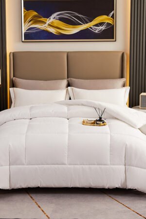Pure White Hotel Comforters Four-season Duvet Inserts Summer Cooling Quilts Guesthouse And Hotel Cotton Quilts